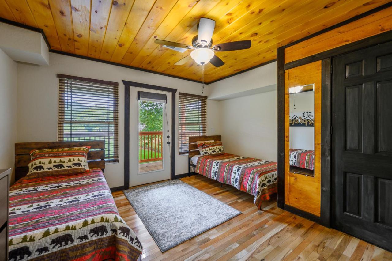 Smoky Mountain Chalet Pigeon Forge Exterior foto